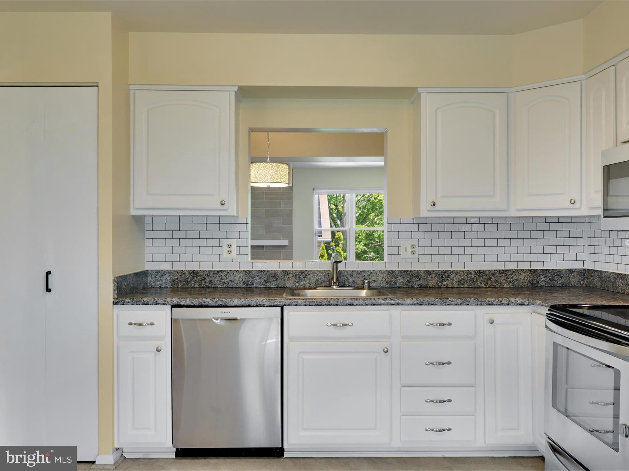 COLLEGE VIEW - Residential Lease