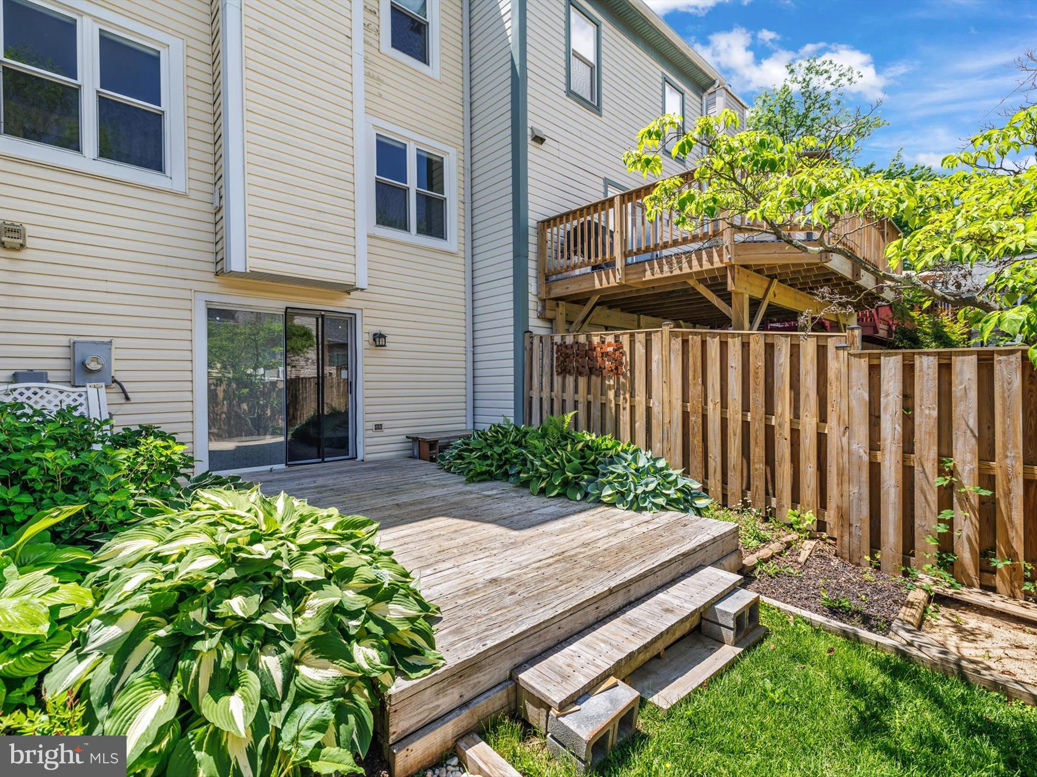 COLLEGE VIEW - Residential Lease