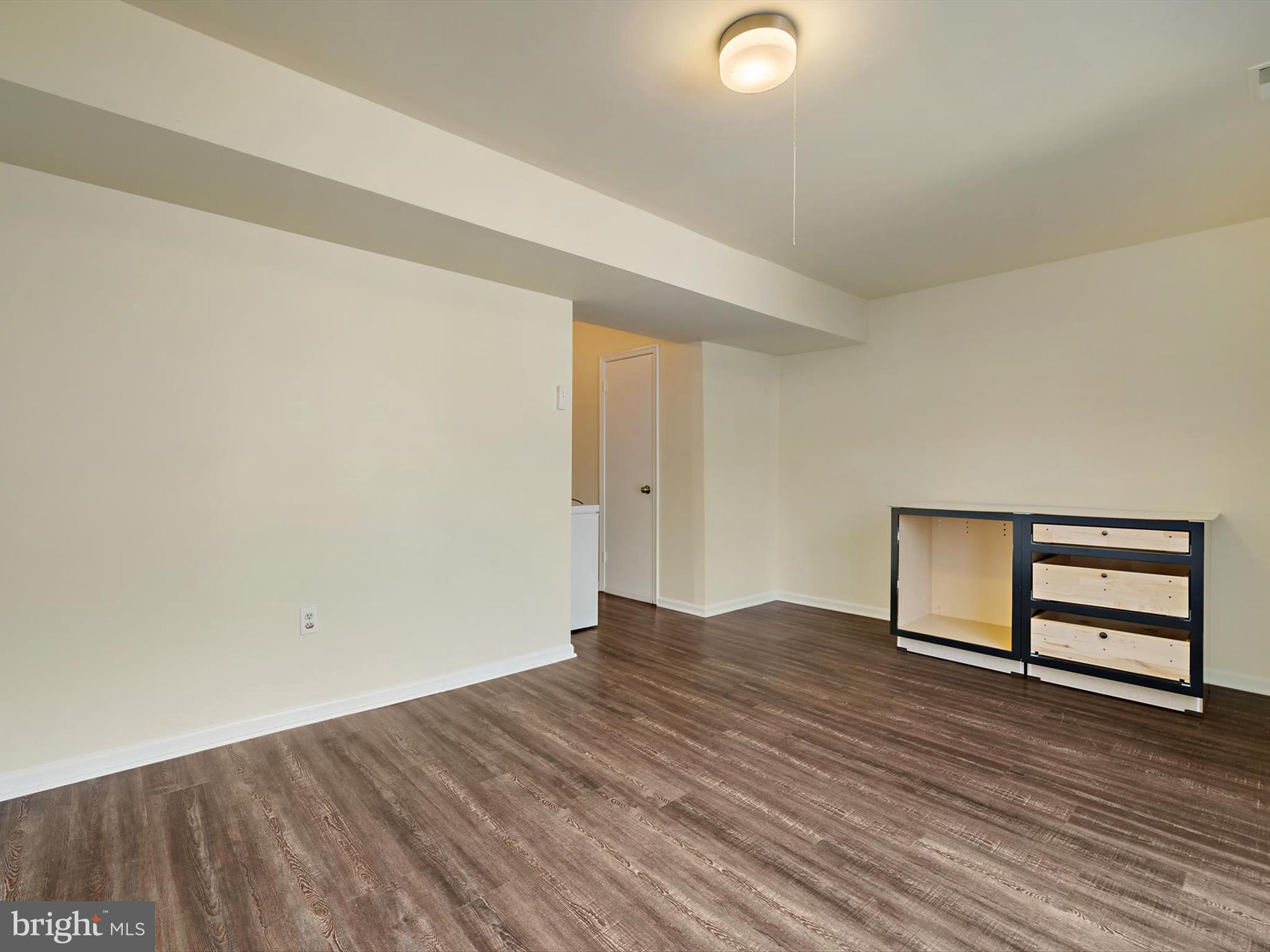 COLLEGE VIEW - Residential Lease