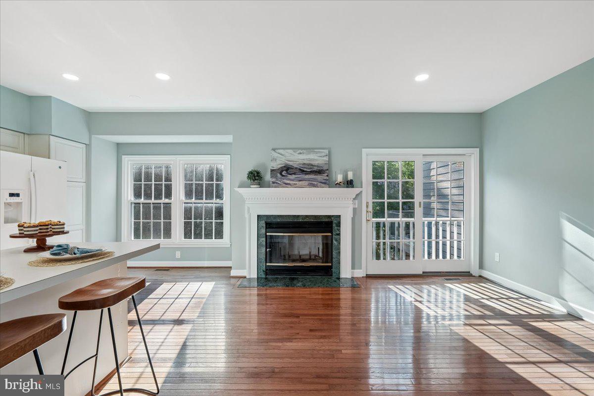 COLLEGE HILLS - Residential