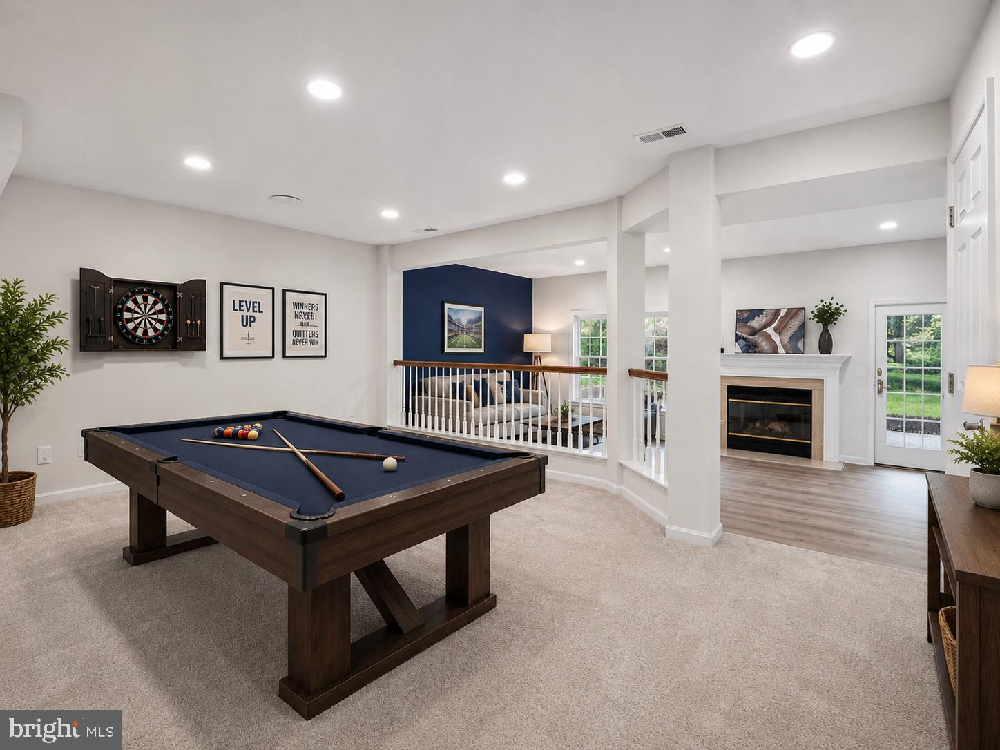 COLLEGE HILLS - Residential