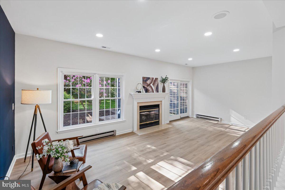 COLLEGE HILLS - Residential