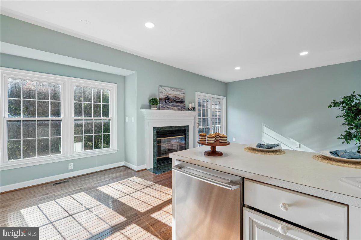 COLLEGE HILLS - Residential
