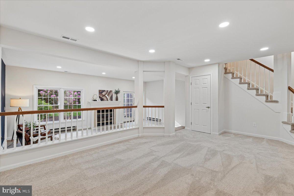 COLLEGE HILLS - Residential