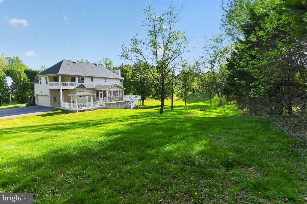 Photo of 90 Oxford Way, HUNTINGTOWN, MD 20639 (MLS # MDCA2029528)