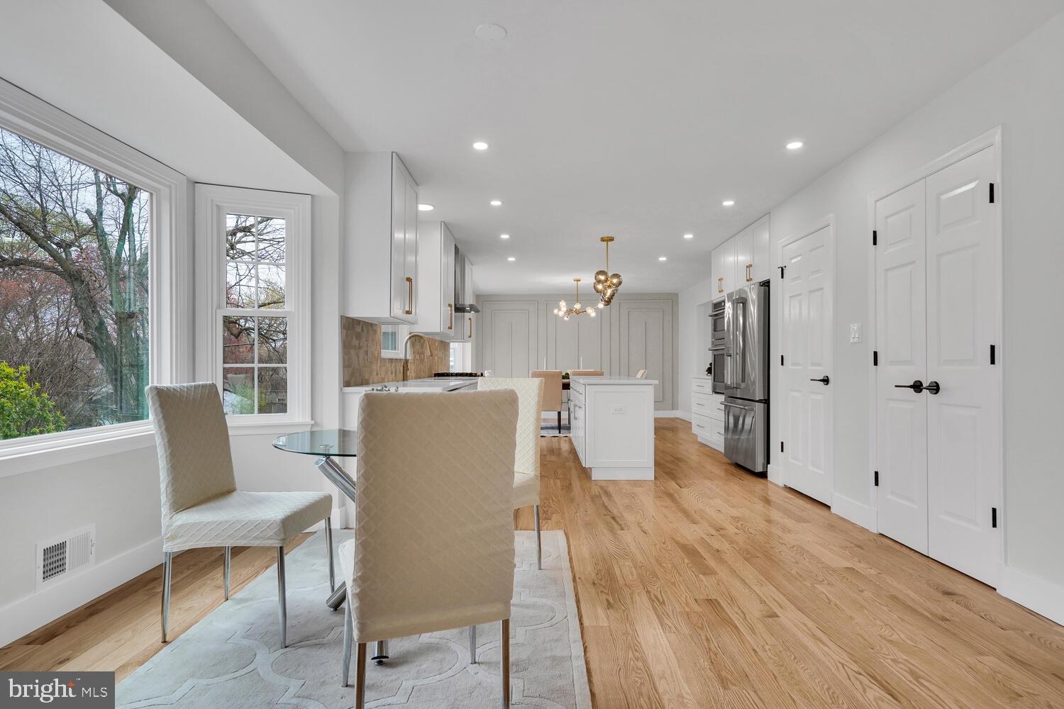 OAKVIEW - Residential