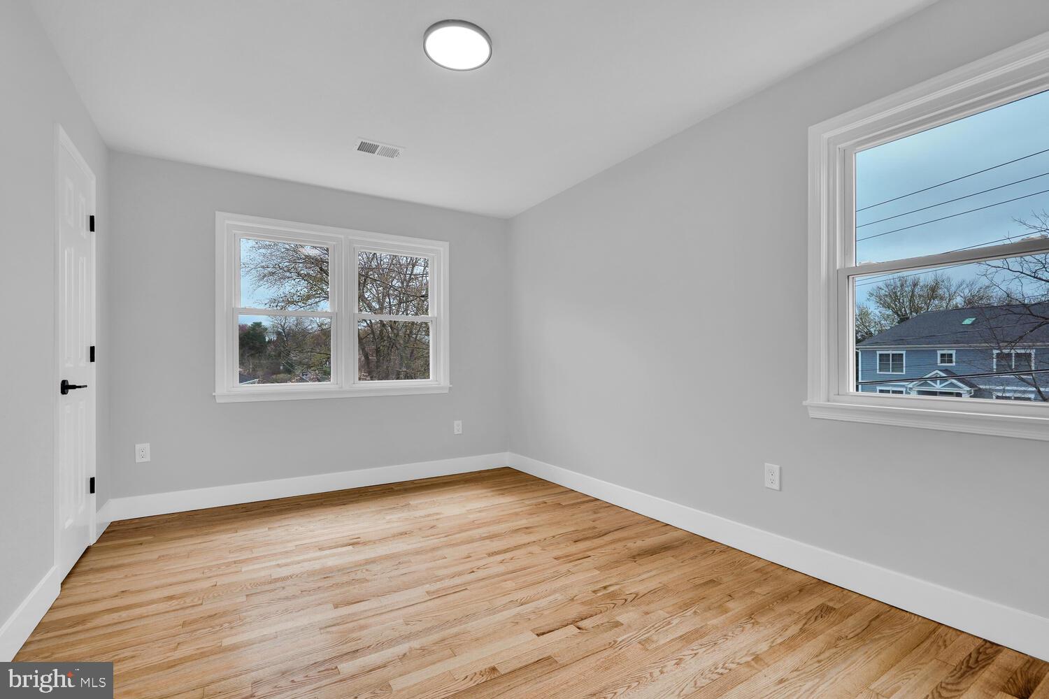 OAKVIEW - Residential