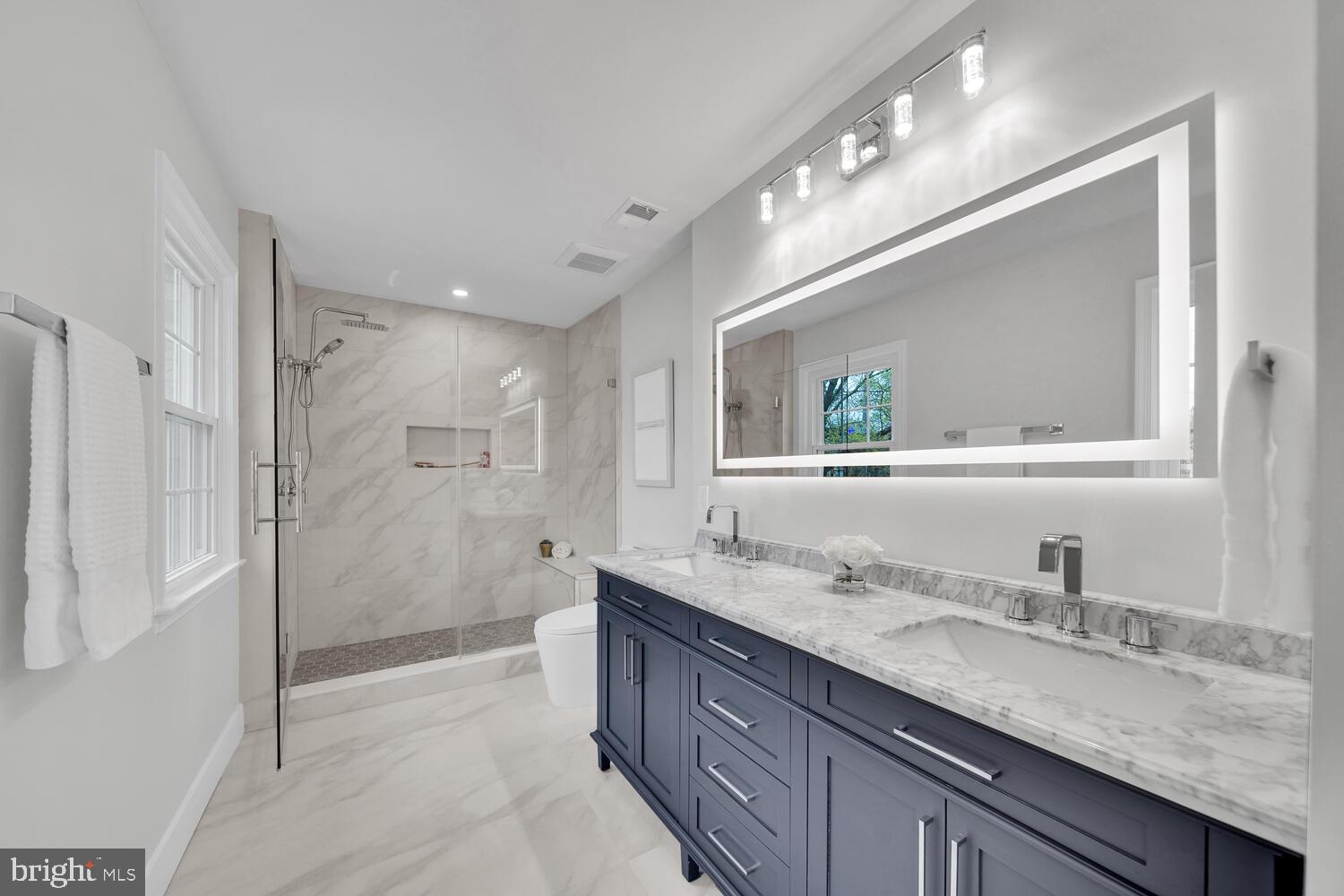 OAKVIEW - Residential