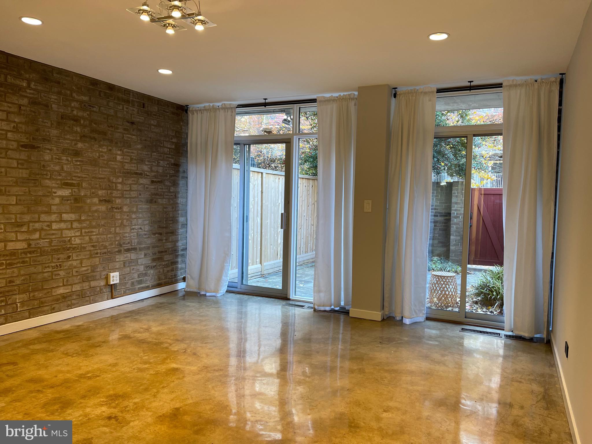 SW WATERFRONT - Residential Lease