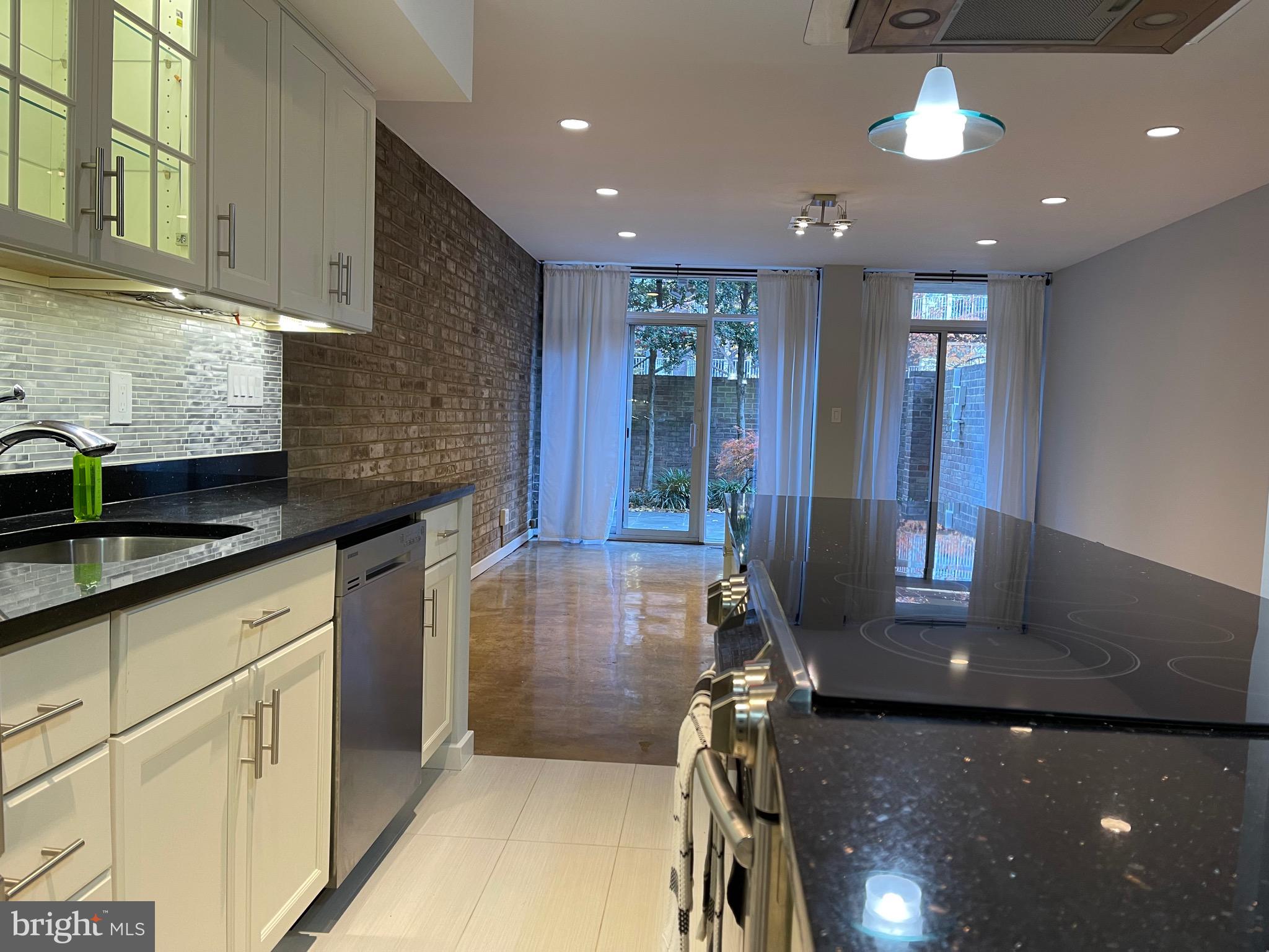 SW WATERFRONT - Residential Lease