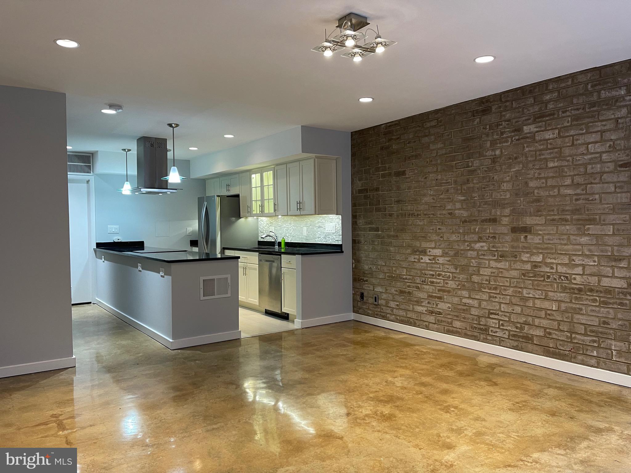 SW WATERFRONT - Residential Lease