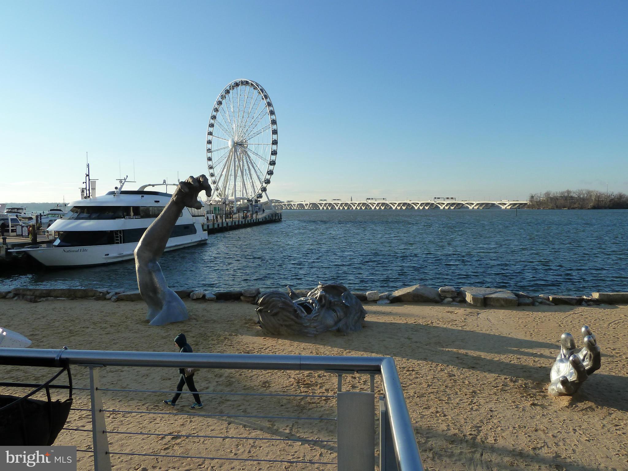 NATIONAL HARBOR - Residential