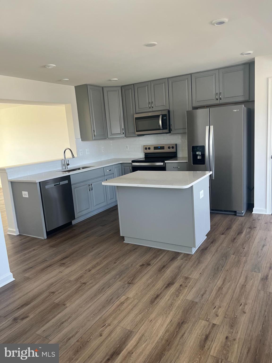 OVERLOOK AT RIVERSIDE TOWNHOMES - Residential Lease