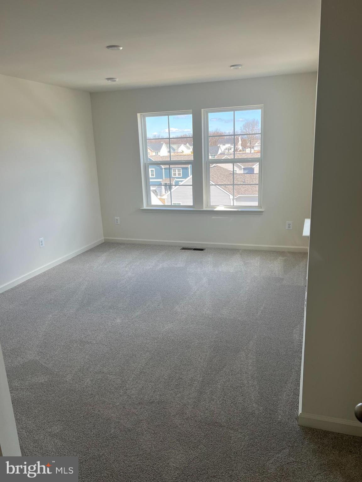 OVERLOOK AT RIVERSIDE TOWNHOMES - Residential Lease