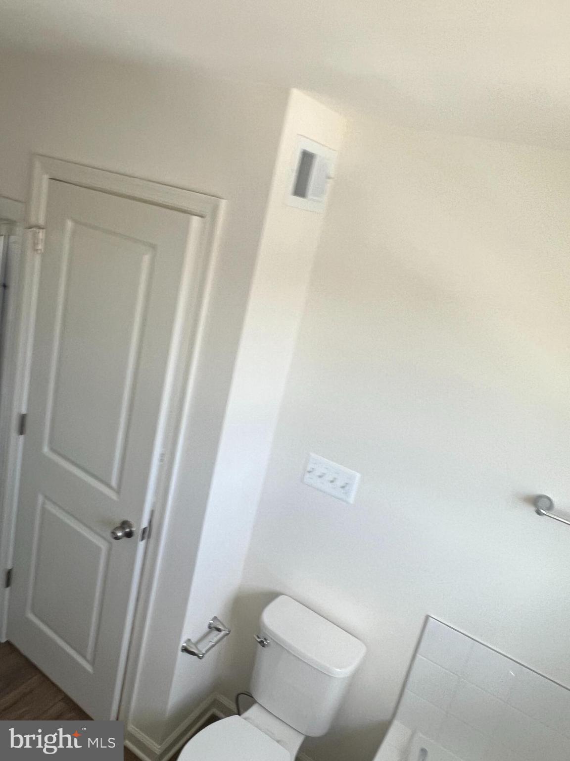 OVERLOOK AT RIVERSIDE TOWNHOMES - Residential Lease