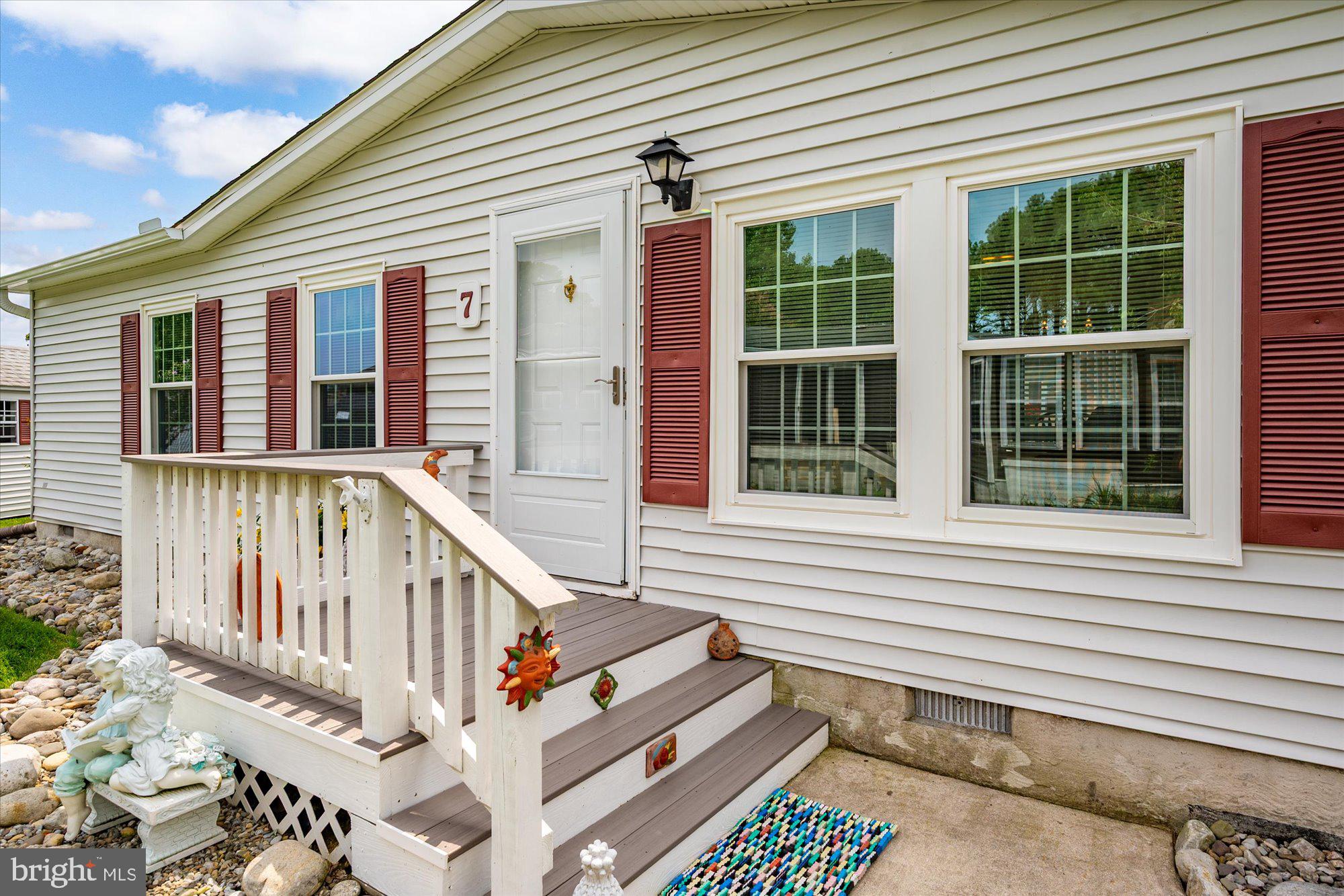 7 FISHERMANS DRIVE