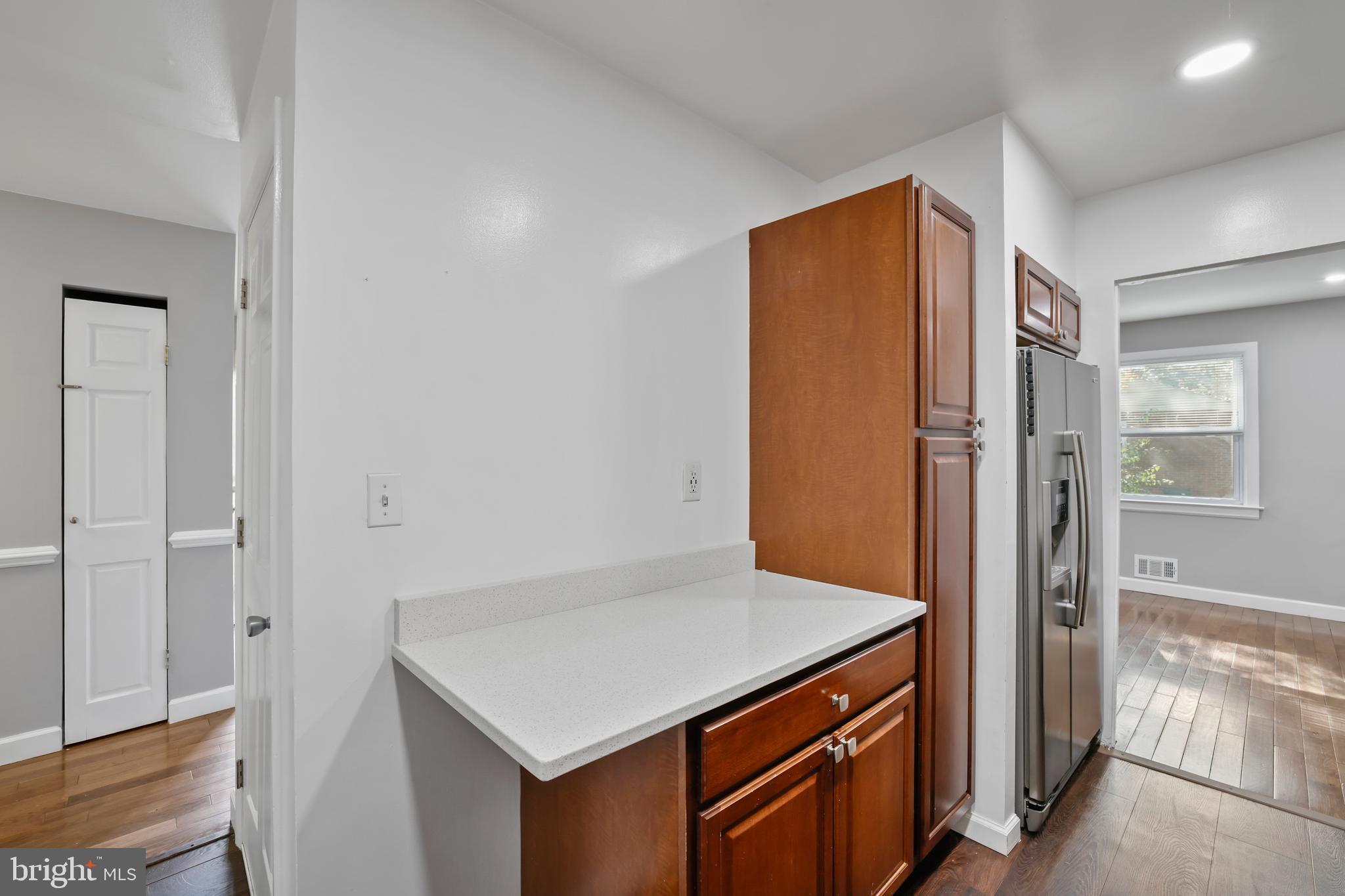 BURNT MILLS KNOLLS - Residential Lease