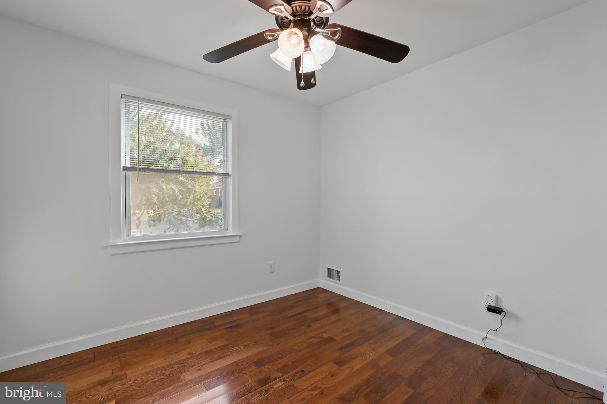 BURNT MILLS KNOLLS - Residential Lease