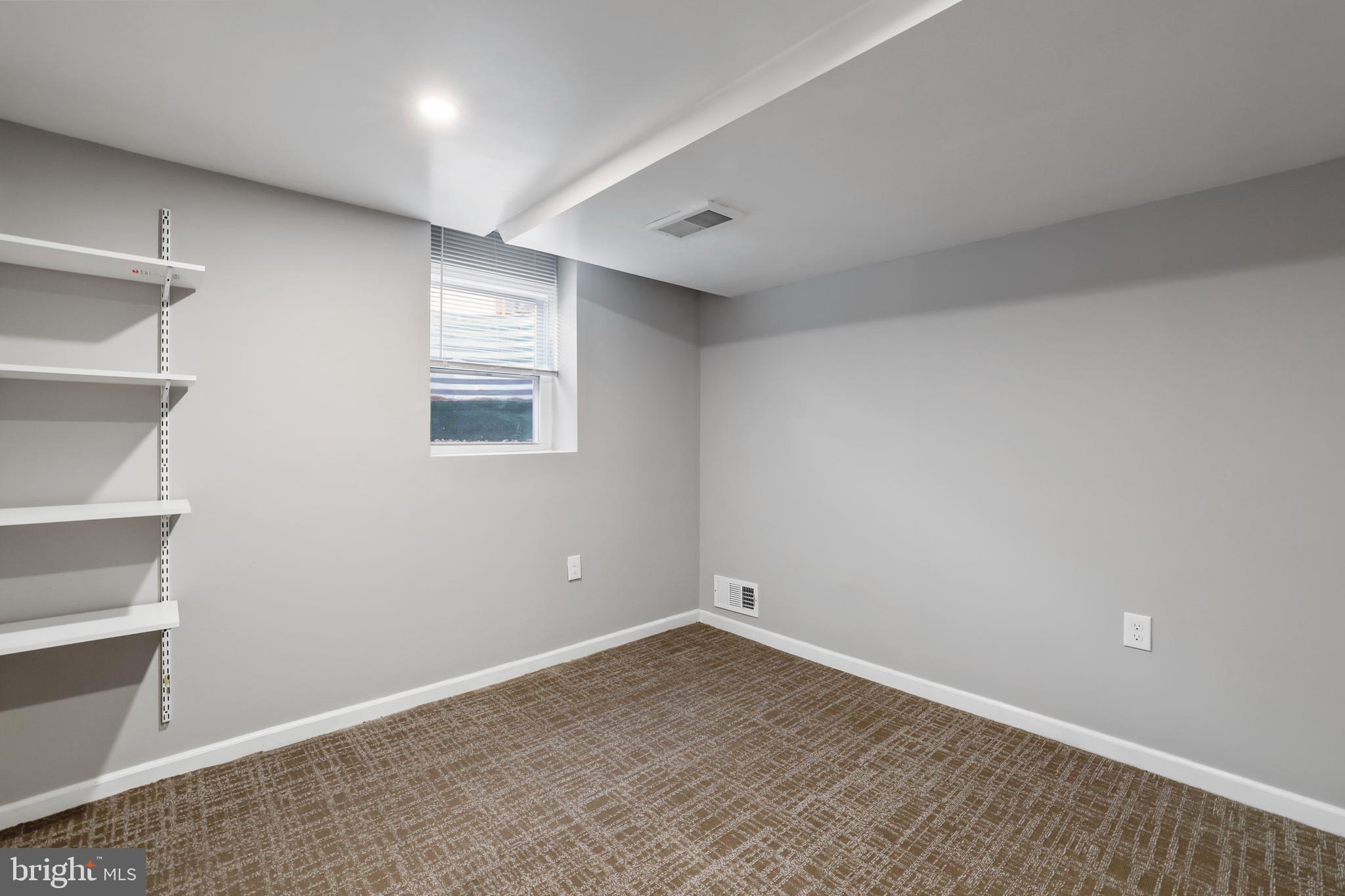 BURNT MILLS KNOLLS - Residential Lease