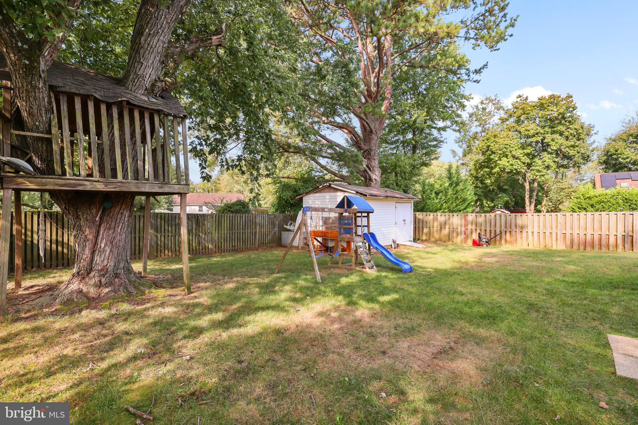 BURNT MILLS KNOLLS - Residential Lease