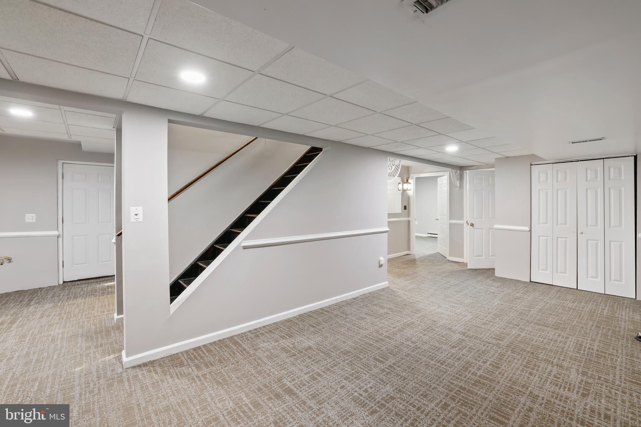 BURNT MILLS KNOLLS - Residential Lease