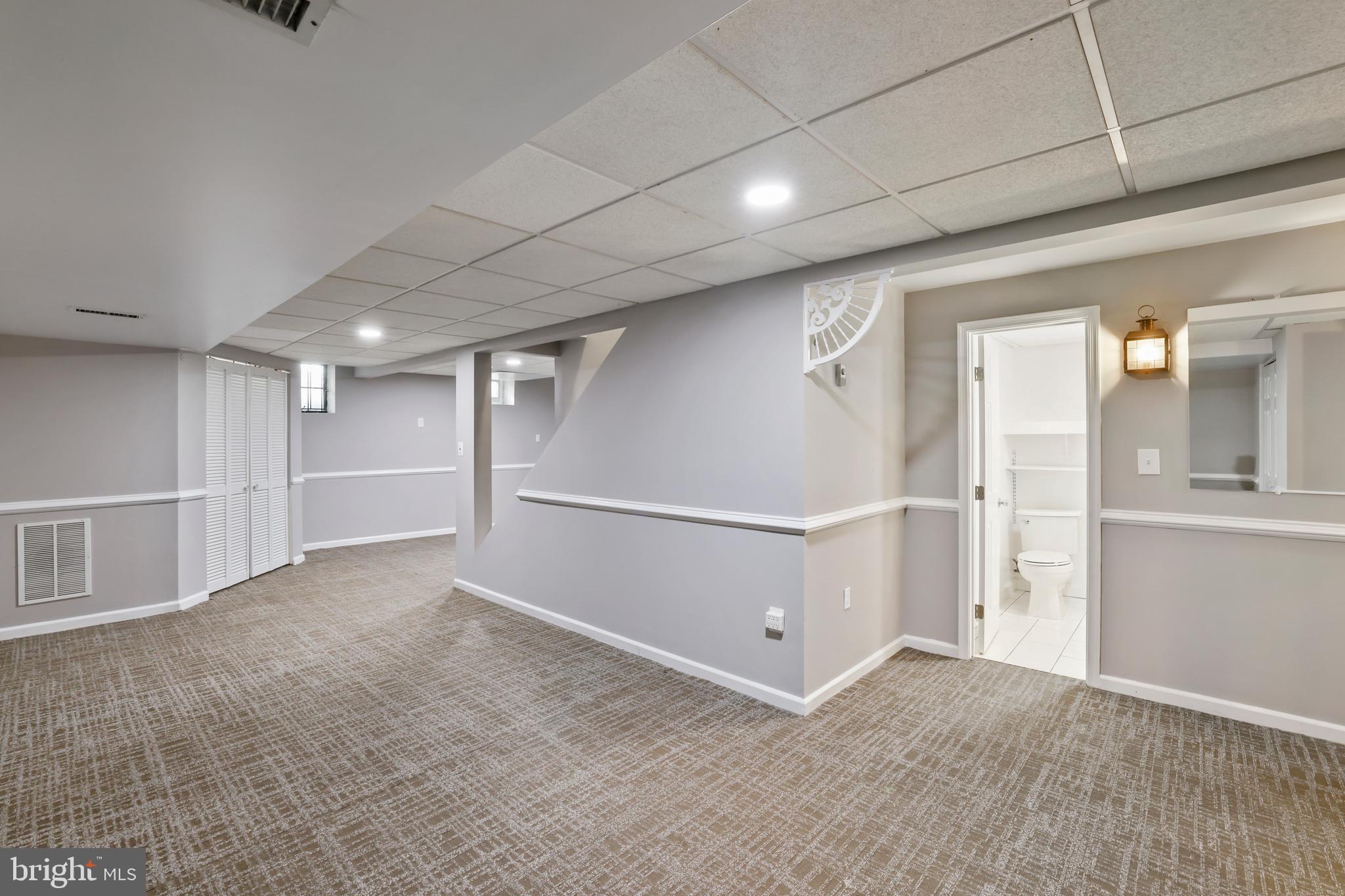 BURNT MILLS KNOLLS - Residential Lease