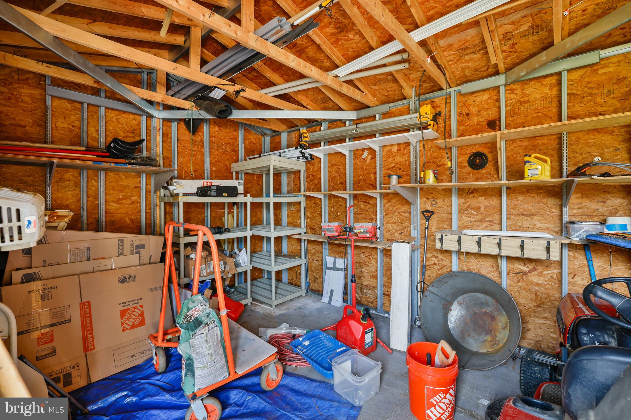 BURNT MILLS KNOLLS - Residential Lease