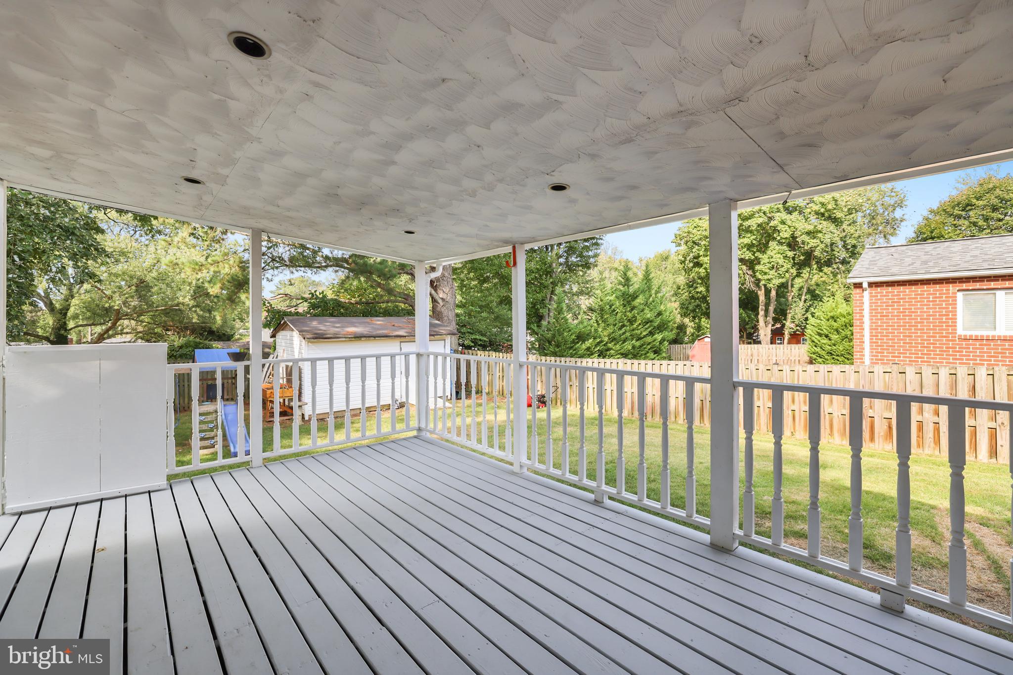 BURNT MILLS KNOLLS - Residential Lease