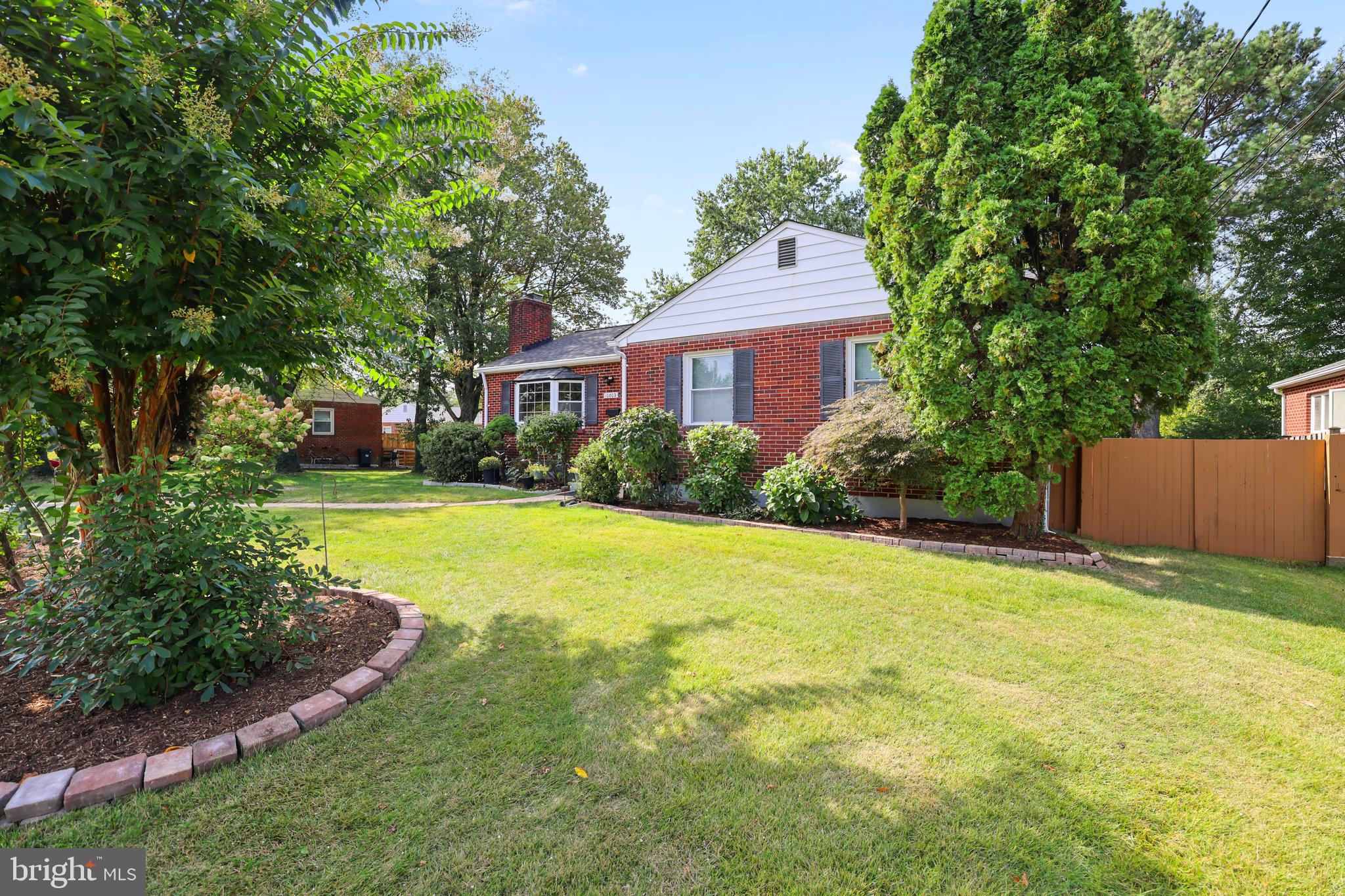 BURNT MILLS KNOLLS - Residential Lease