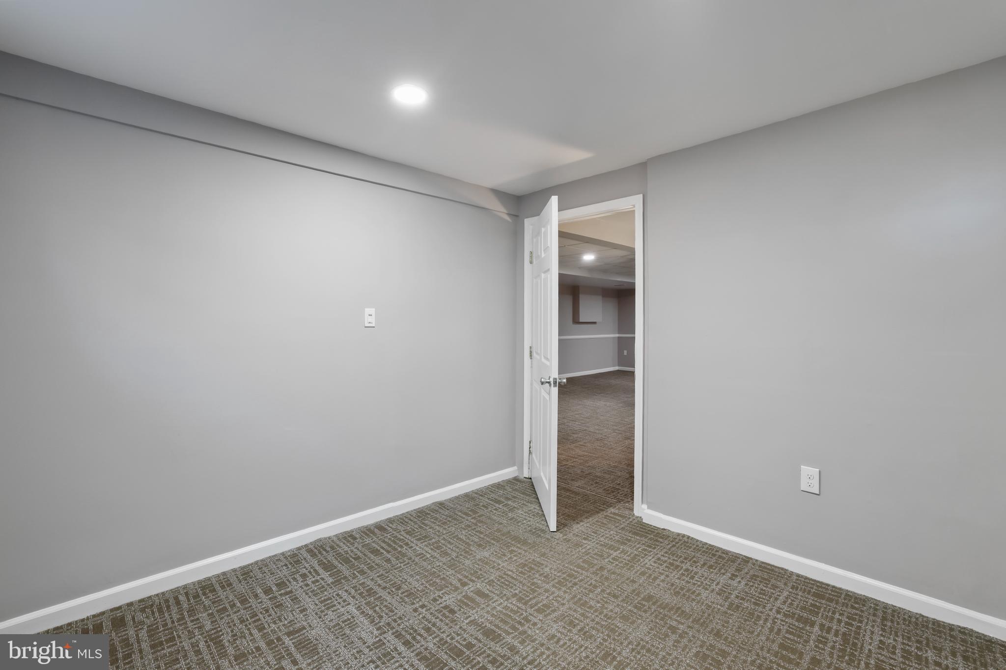 BURNT MILLS KNOLLS - Residential Lease