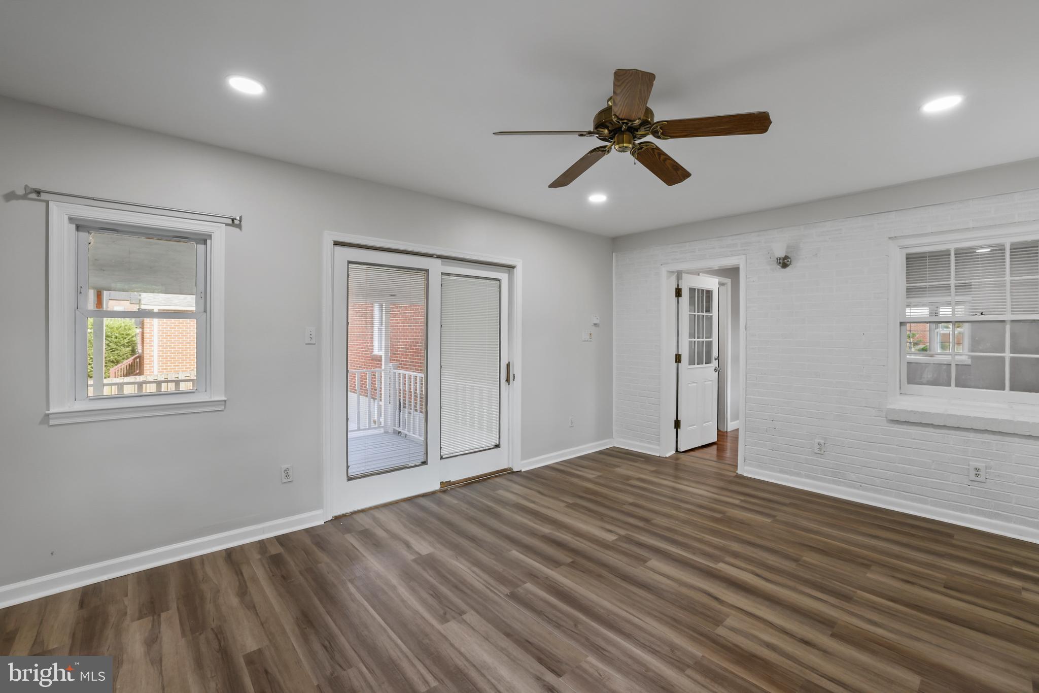 BURNT MILLS KNOLLS - Residential Lease