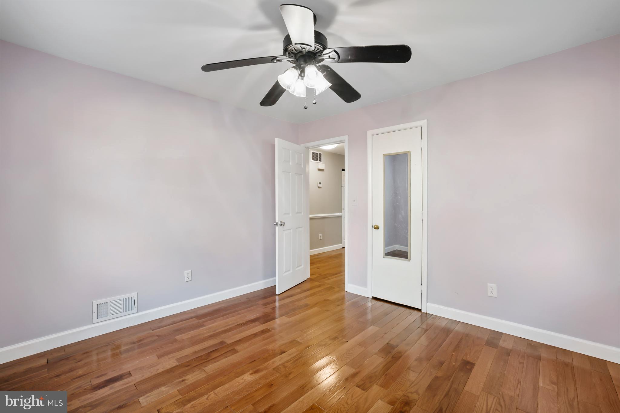 BURNT MILLS KNOLLS - Residential Lease