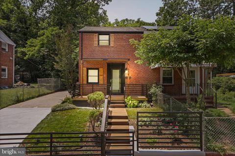 618 CABIN BRANCH DRIVE CAPITOL HEIGHTS MD 20743