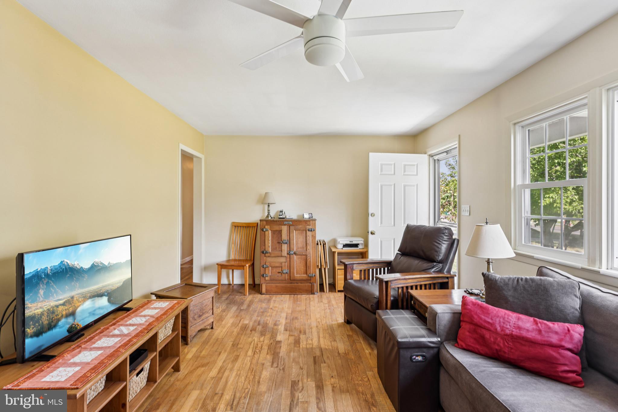 1407 TRENTON HARBOURTON ROAD