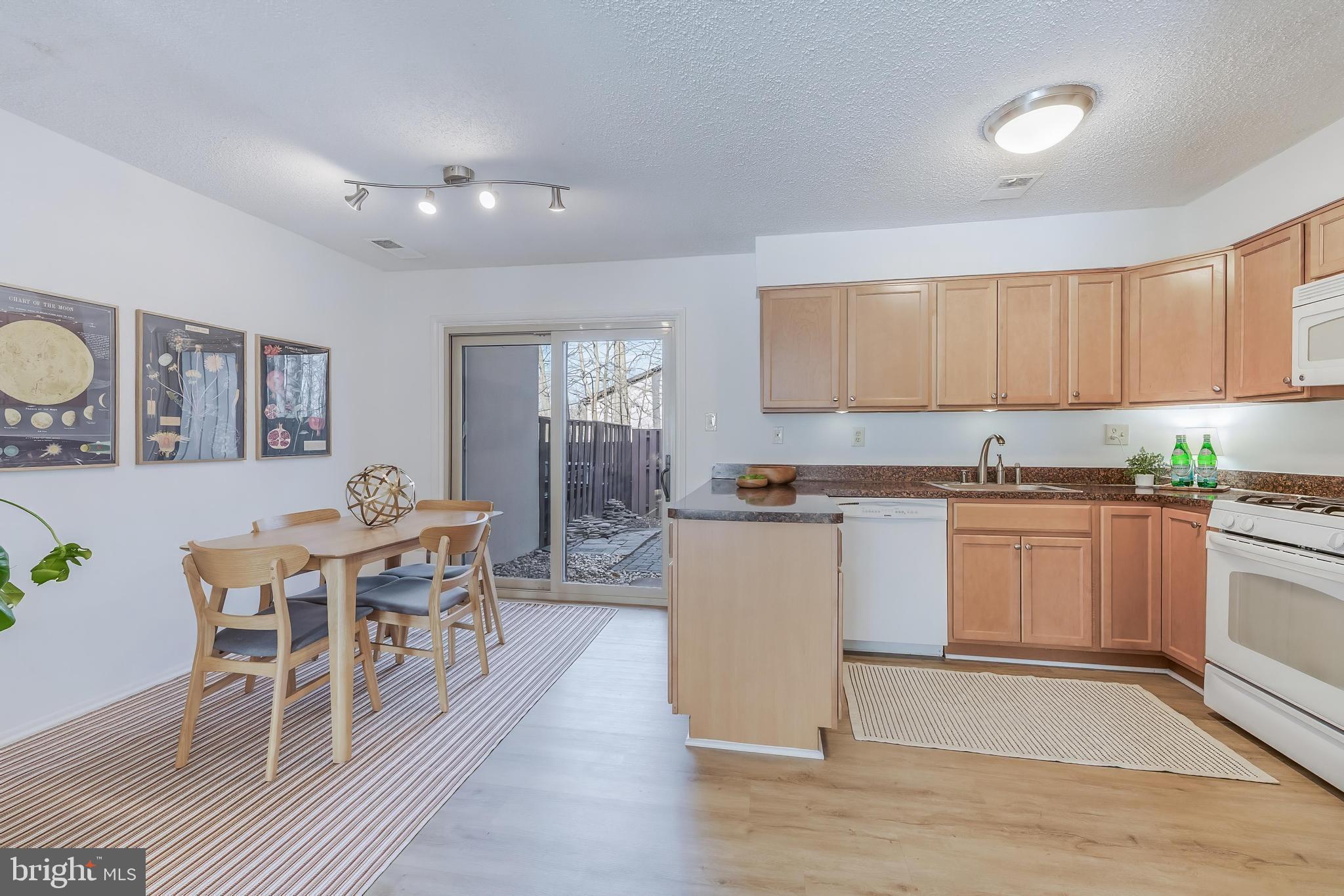 RESTON - Residential