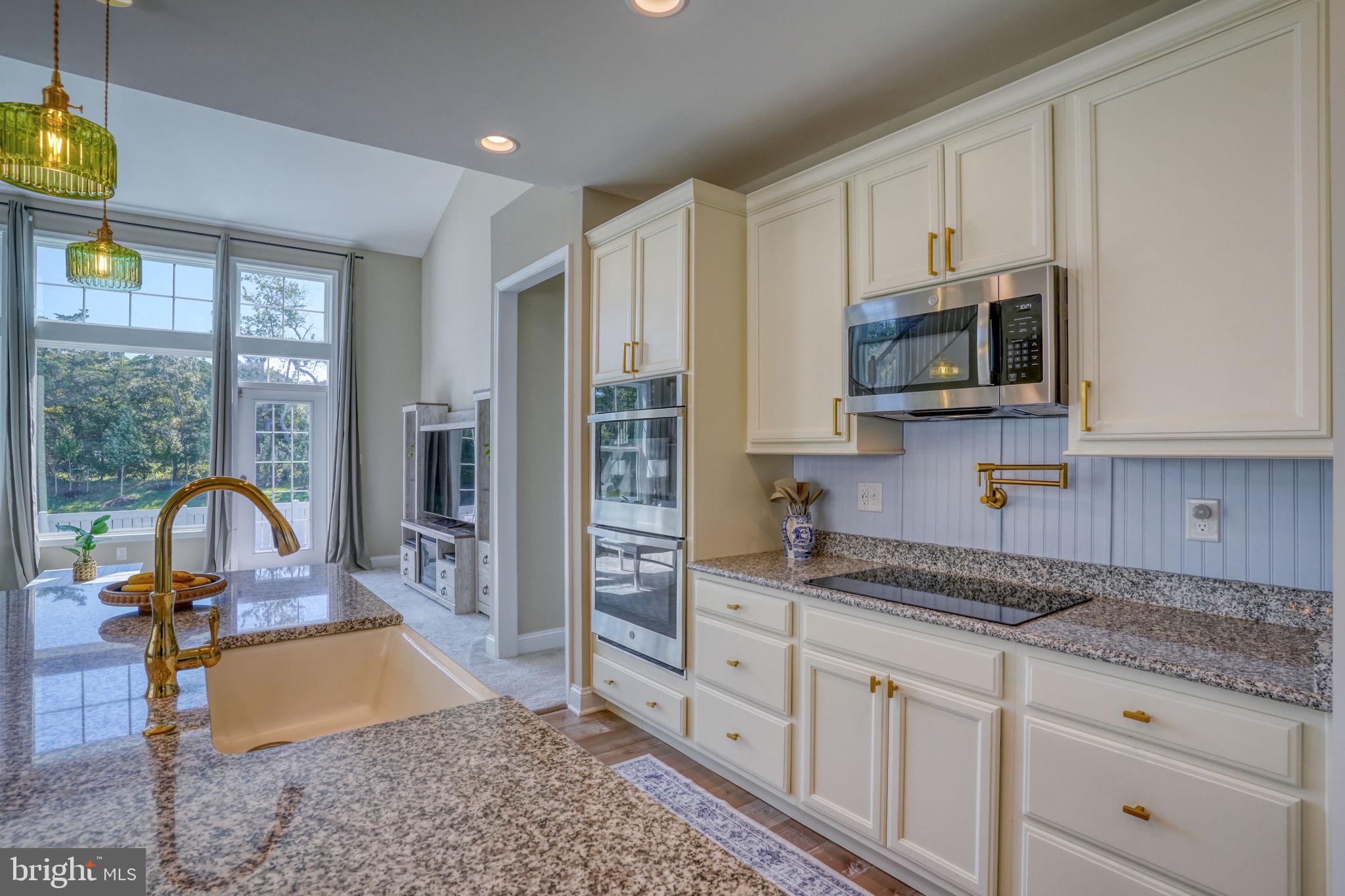 HAILEY'S GLEN - Residential