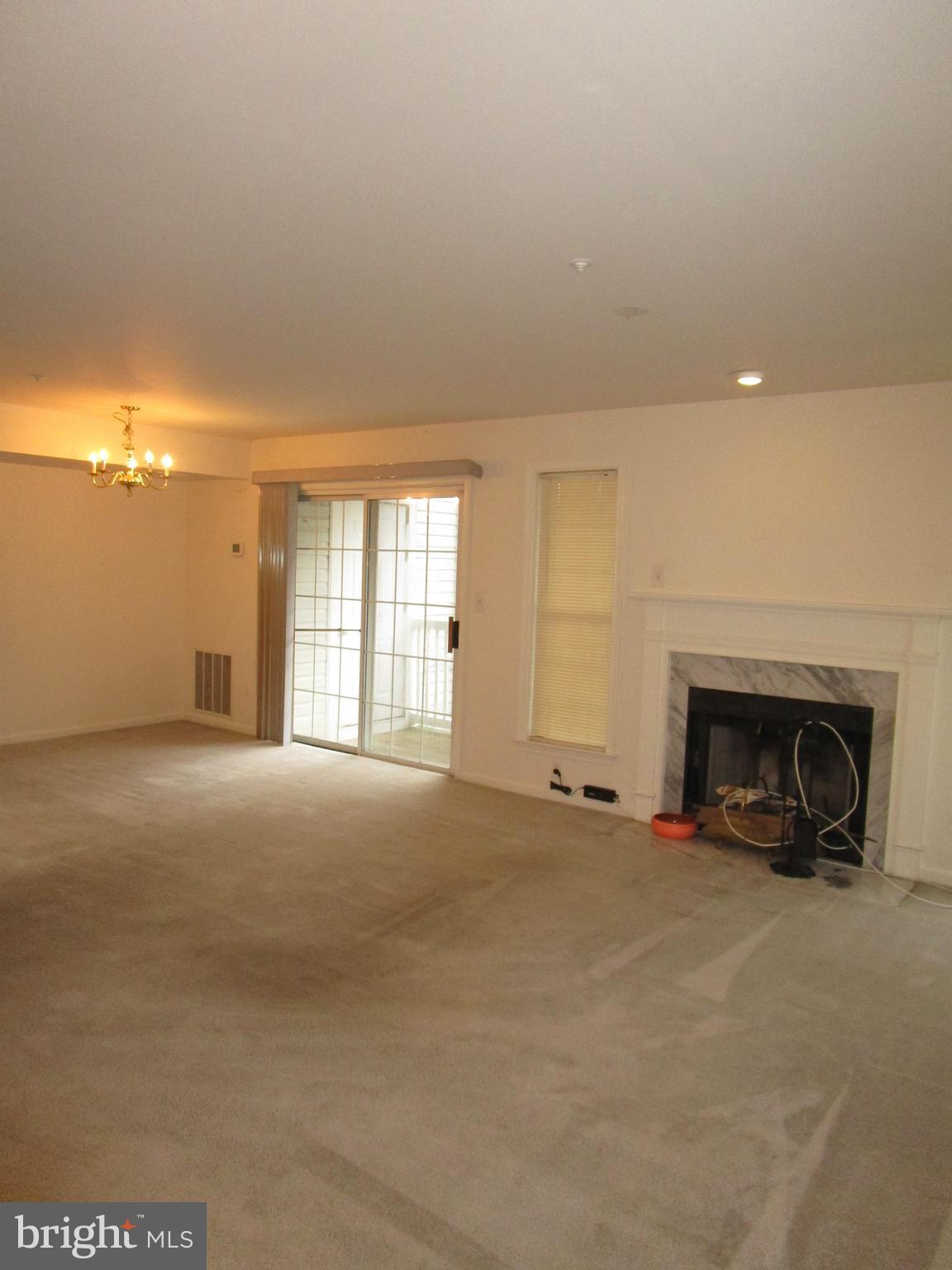 997 HILLSIDE LAKE TERRACE