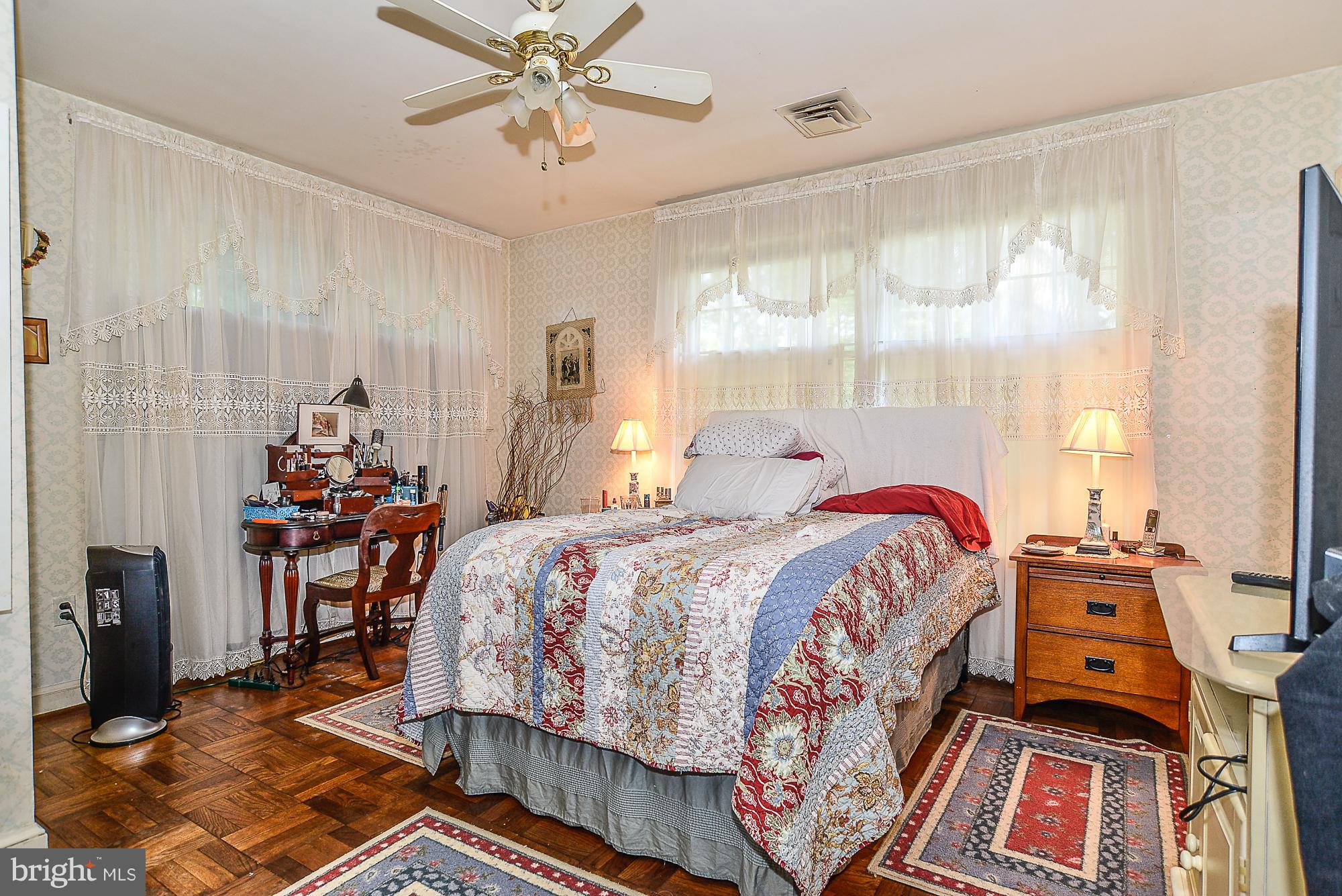 RESTON - Residential