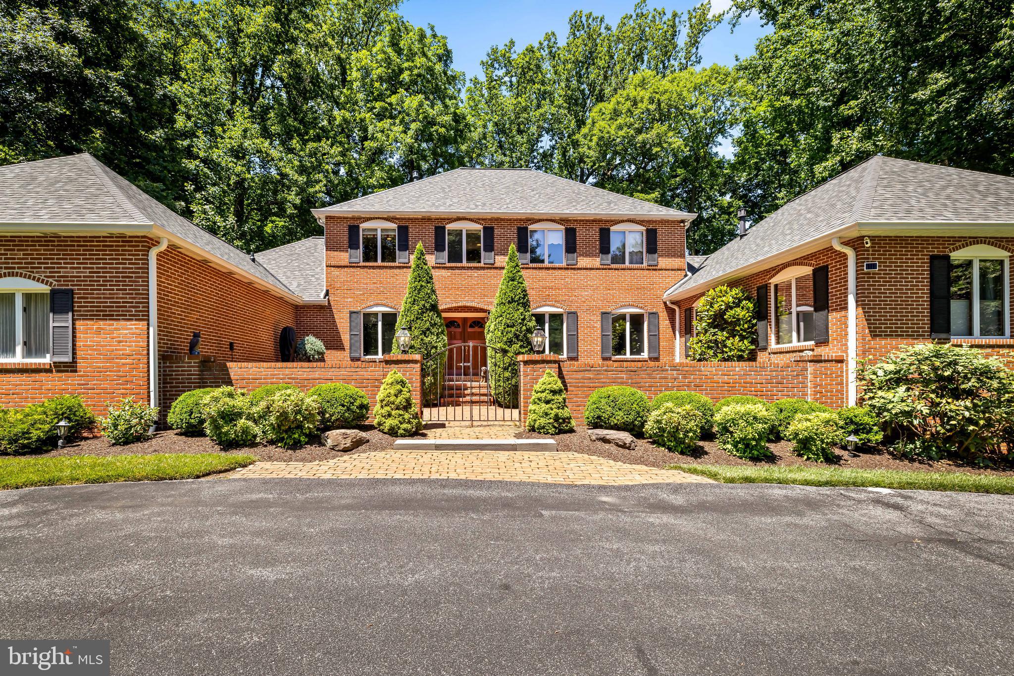 4 BRICKFORD LANE