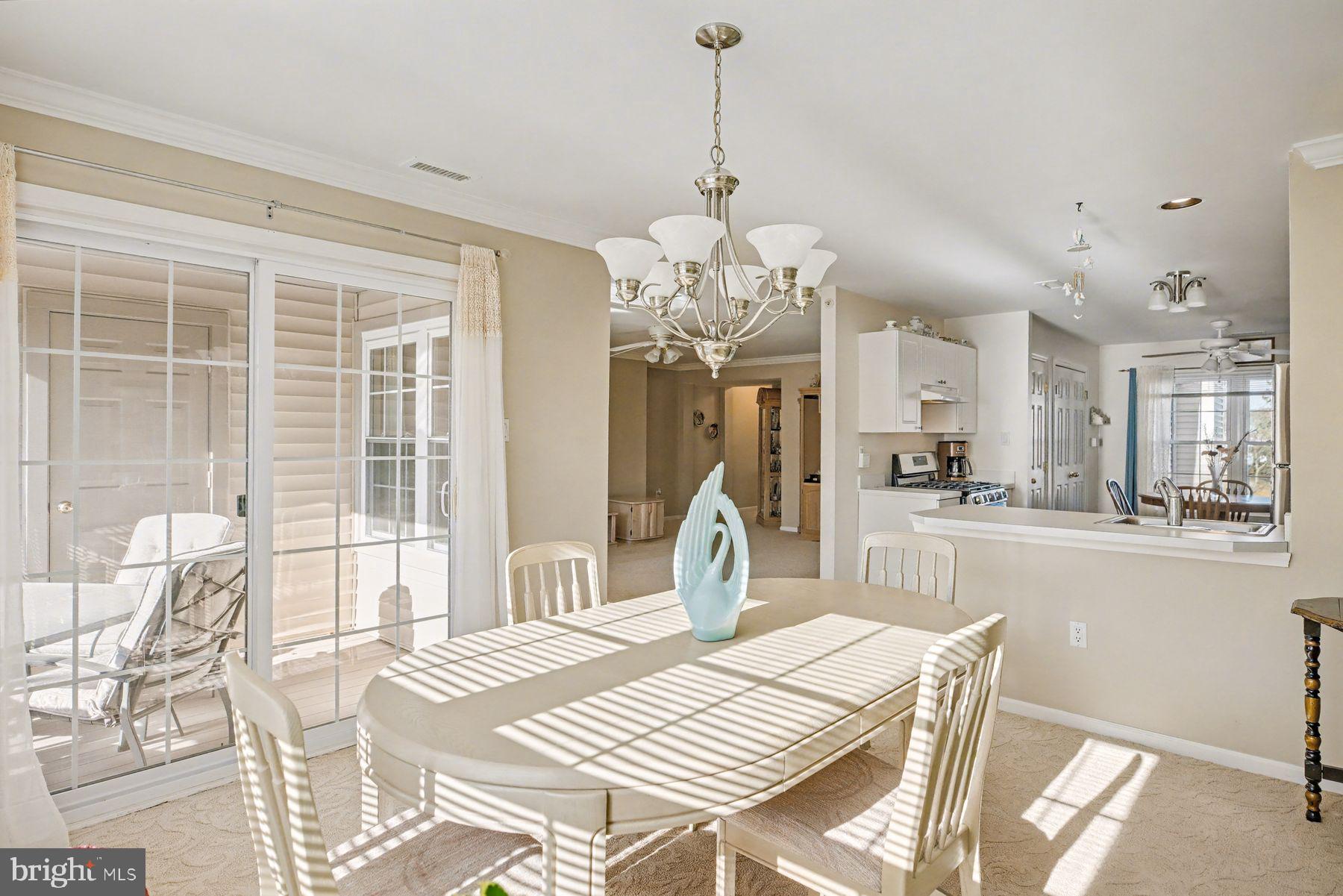 COUNTRY CROSSING - Residential