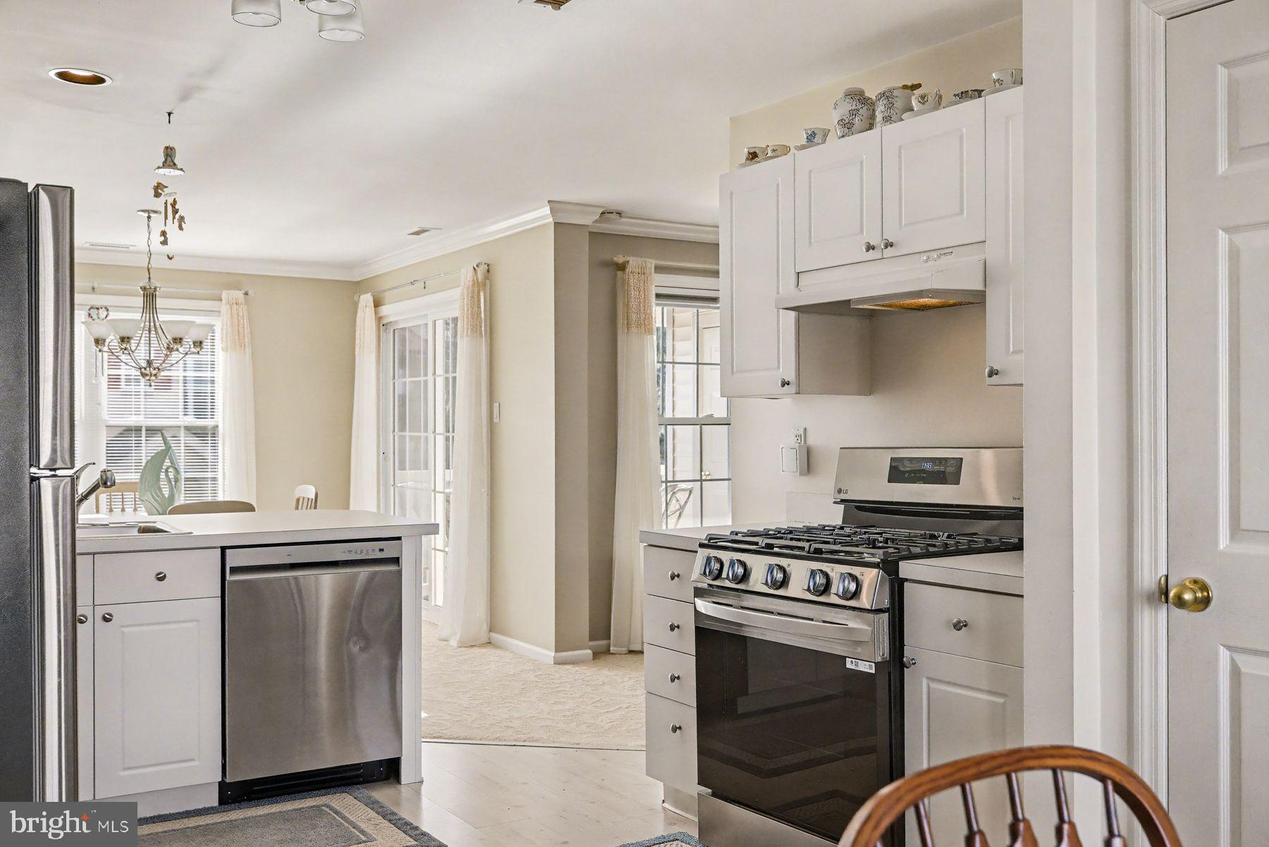 COUNTRY CROSSING - Residential