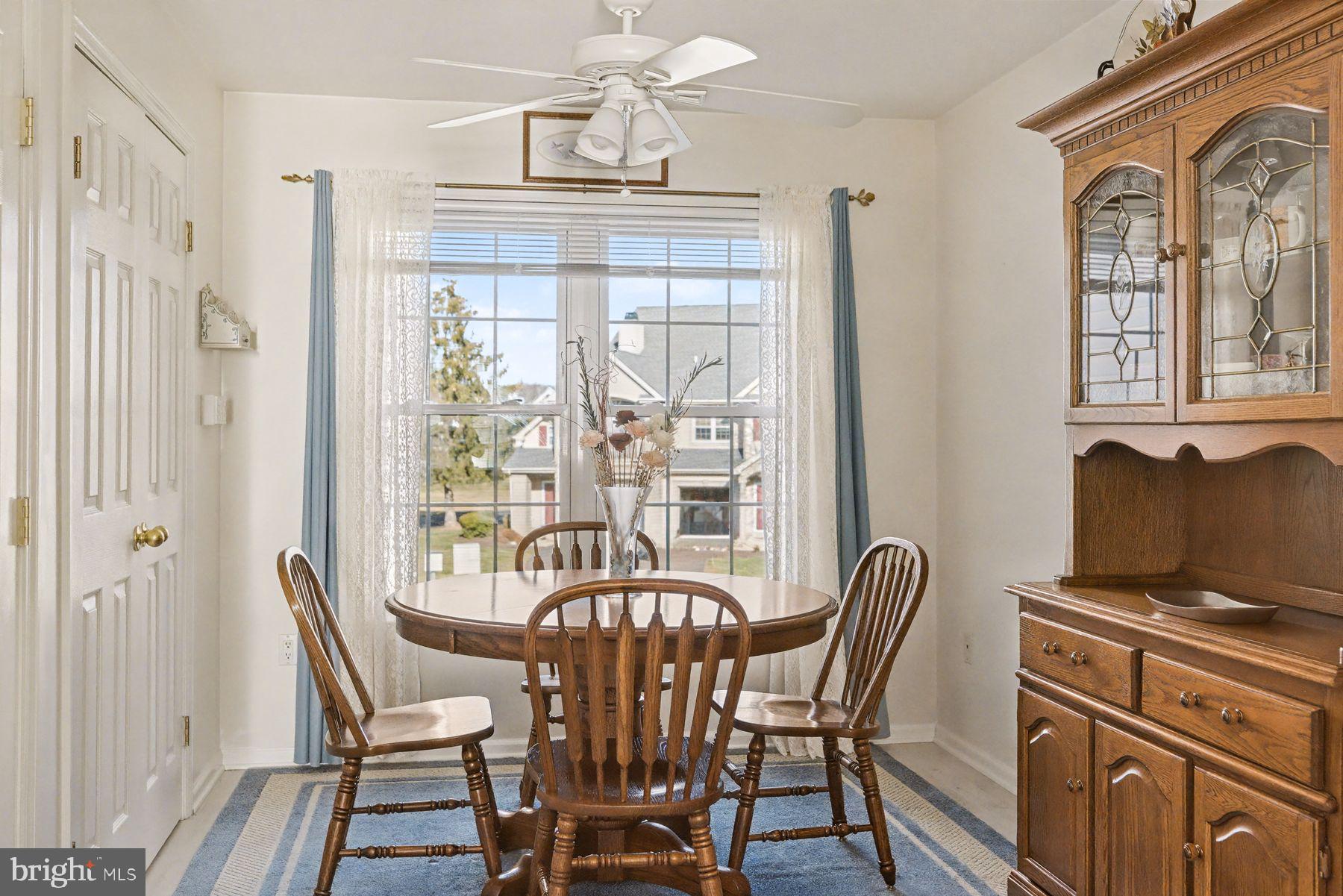 COUNTRY CROSSING - Residential