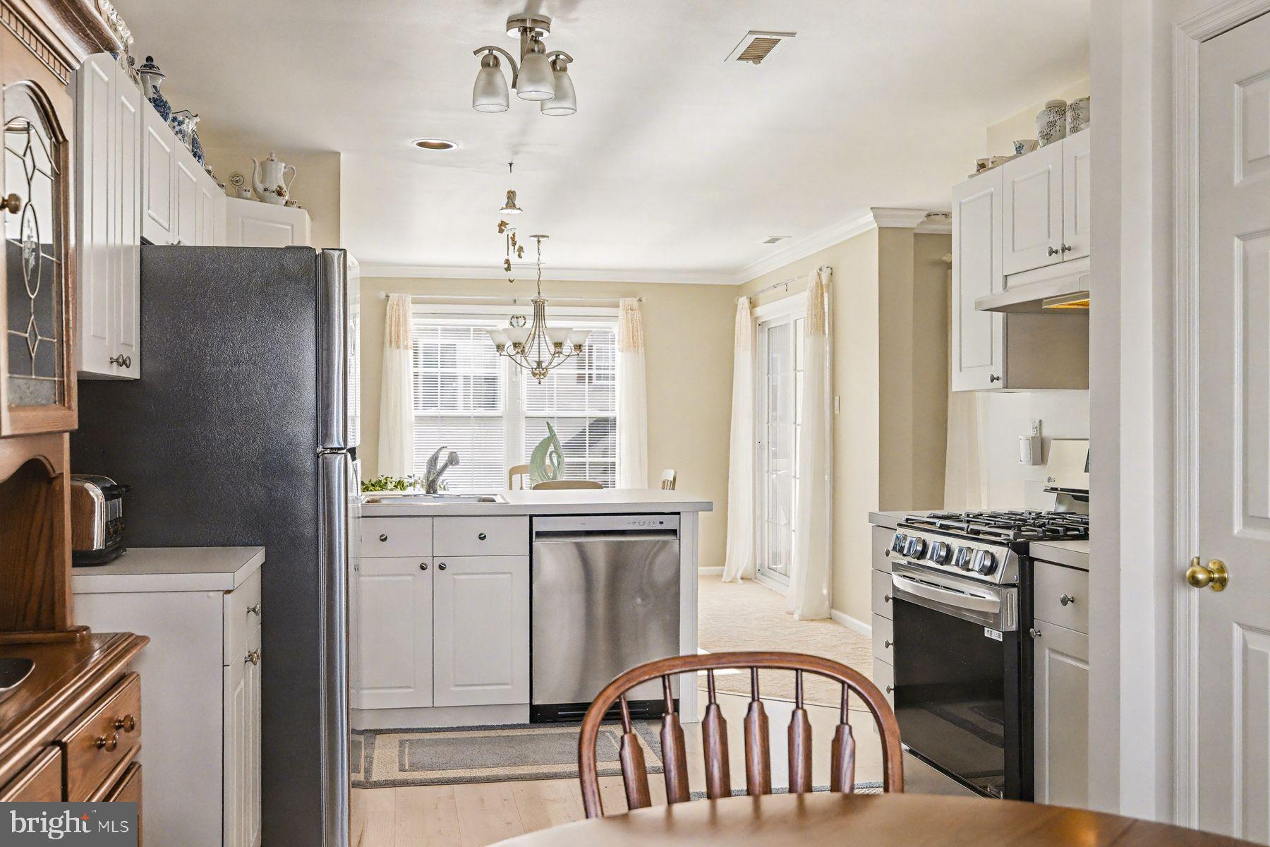 COUNTRY CROSSING - Residential