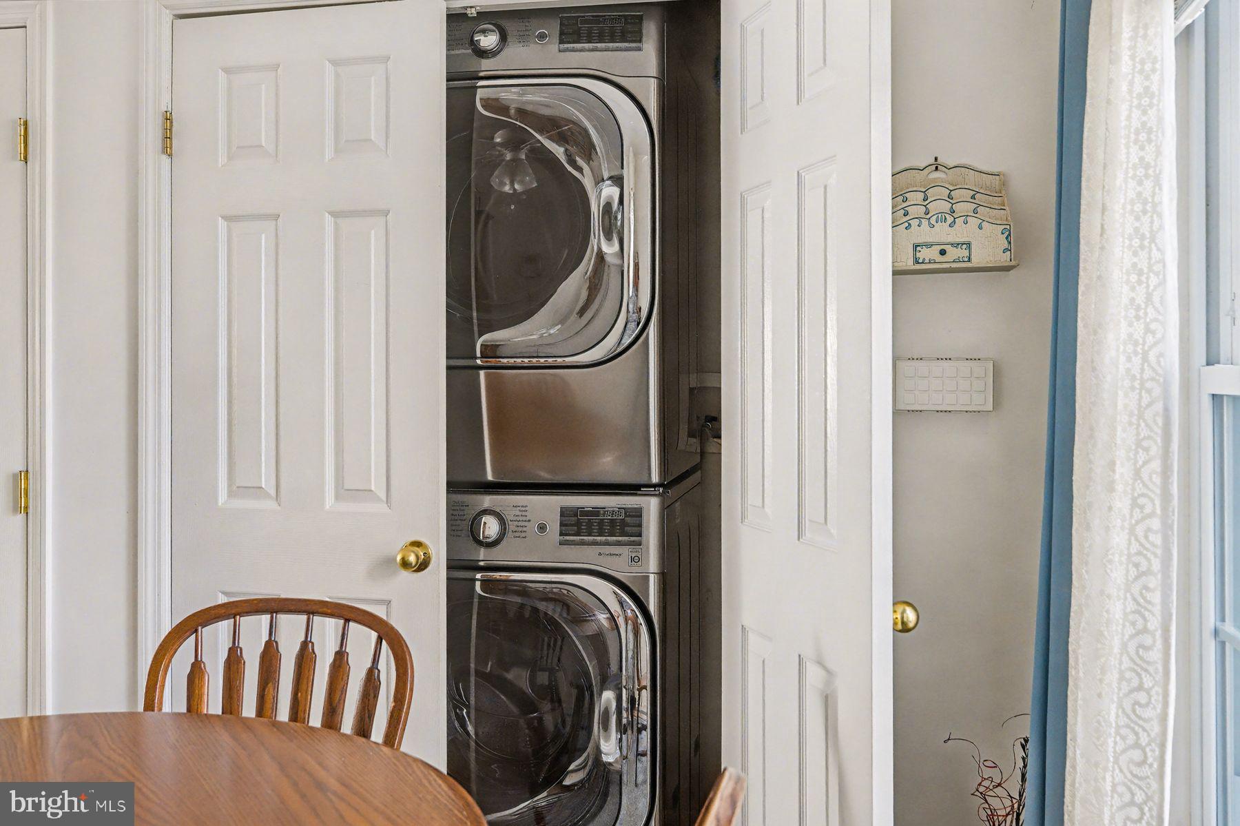 COUNTRY CROSSING - Residential