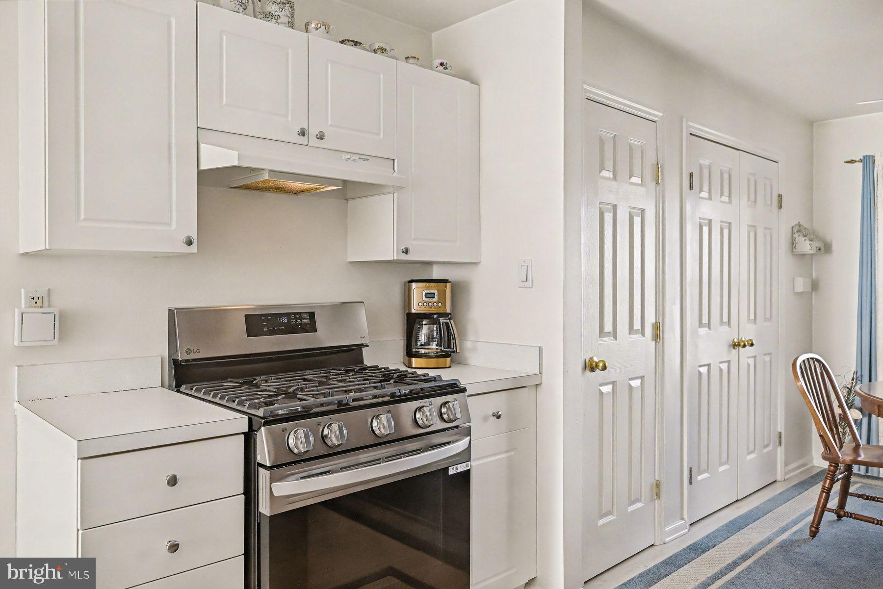 COUNTRY CROSSING - Residential