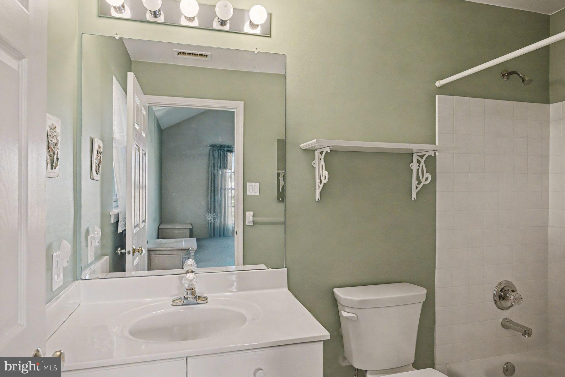 COUNTRY CROSSING - Residential