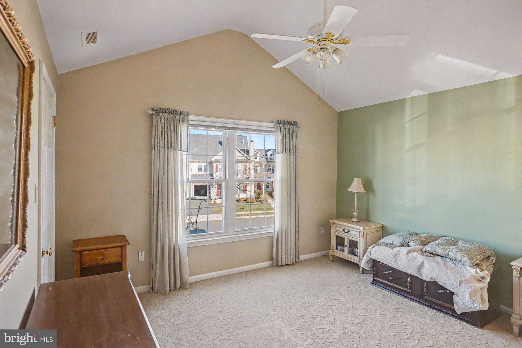 COUNTRY CROSSING - Residential