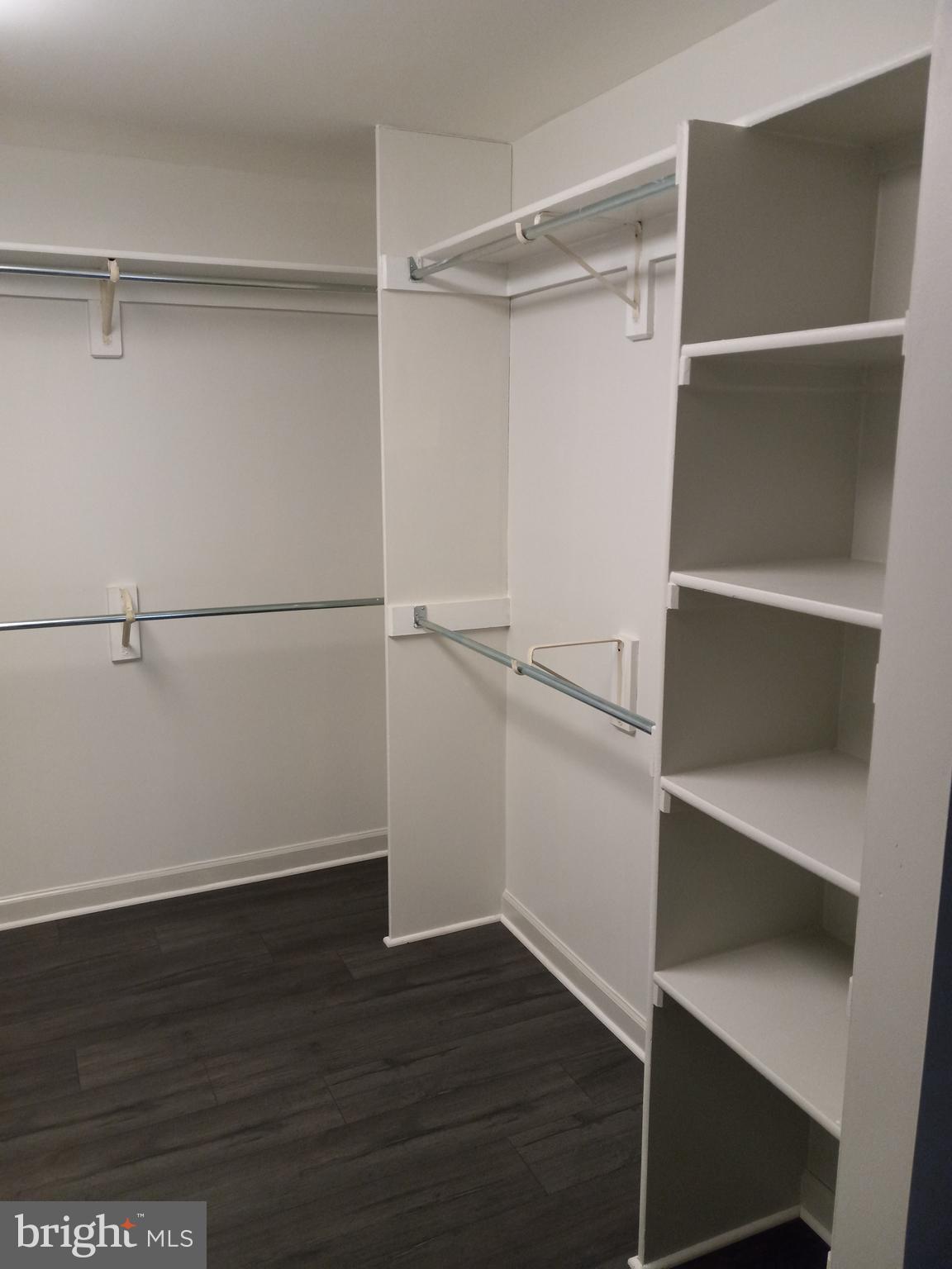 VIRGINIA SQUARE - Residential