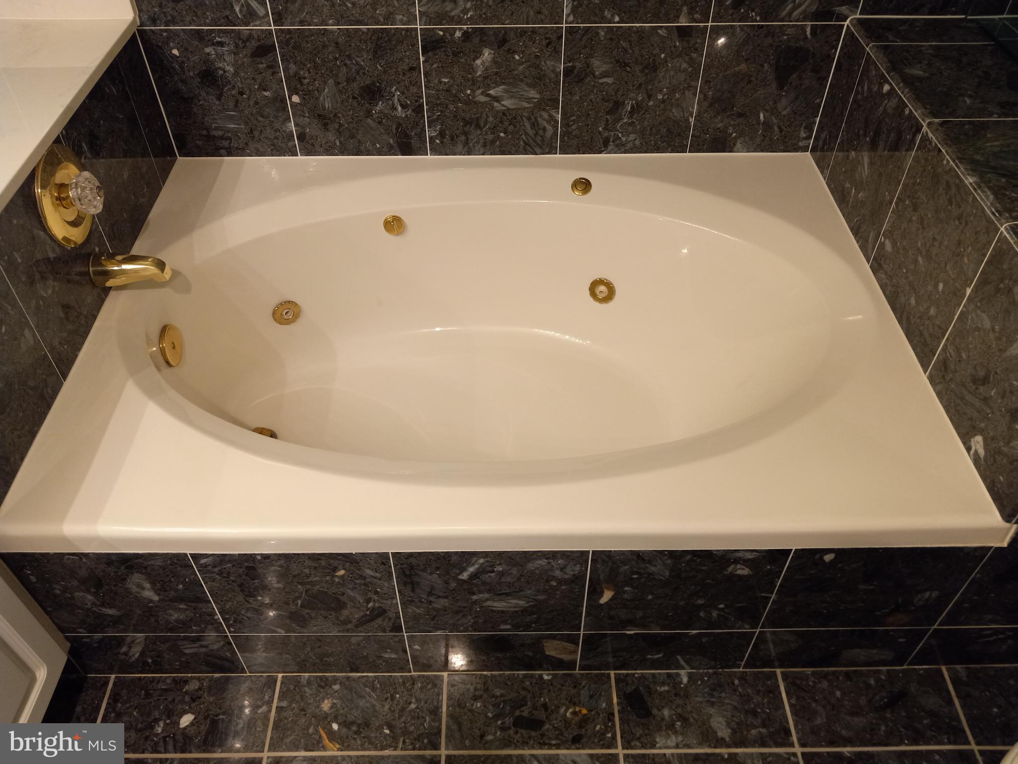 VIRGINIA SQUARE - Residential