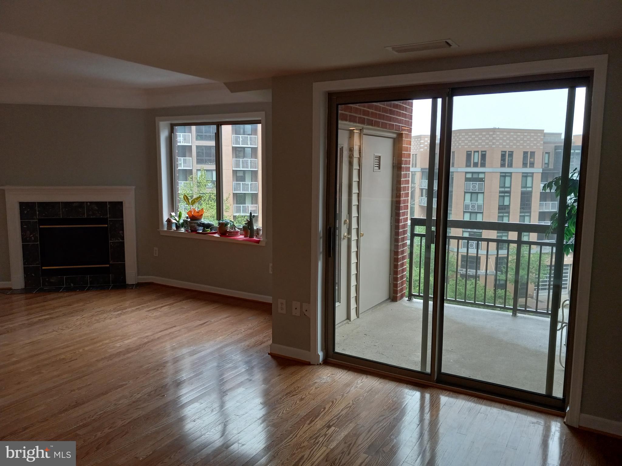 VIRGINIA SQUARE - Residential